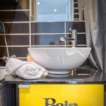 Le Commandant - Paul Mistral - Stade Des Alpes