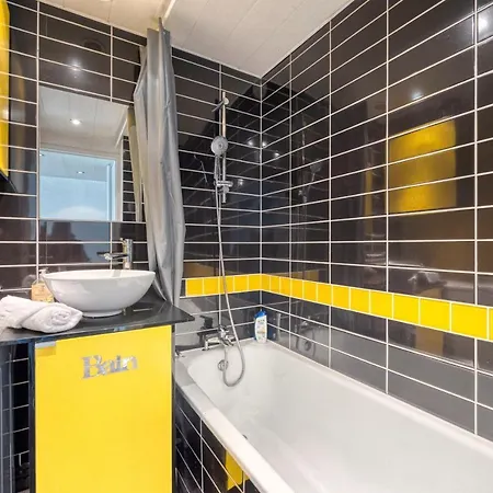 Le Commandant - Paul Mistral - Stade Des Alpes *